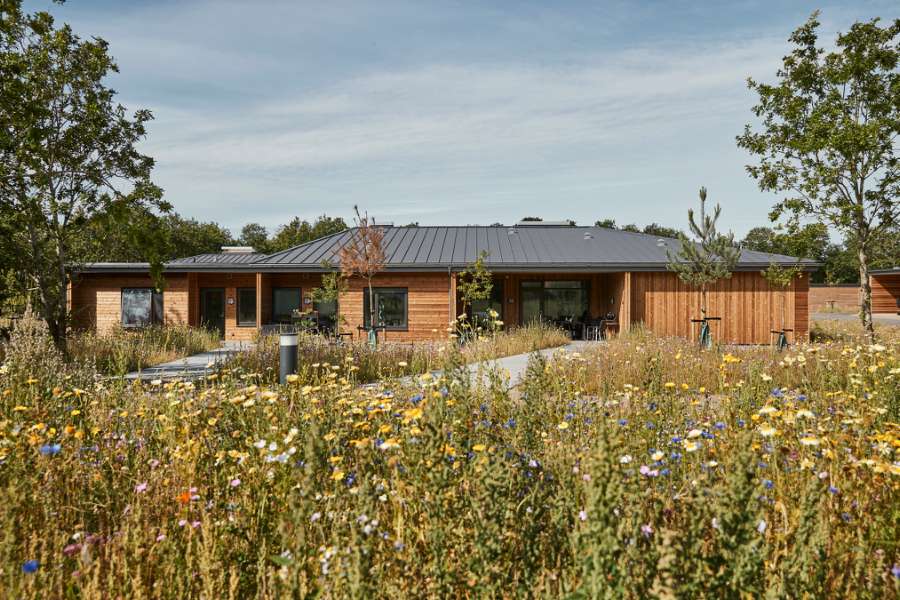 Autistenheim im Wald – „umhüllt“ von Holz und Stahlprofilen, AutismeCenter Skive, Jægervej 16, 7800 Skive